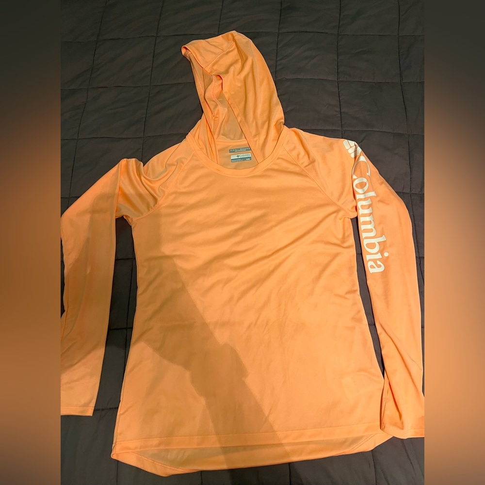 Columbia peach colored SPF protective long sleeve